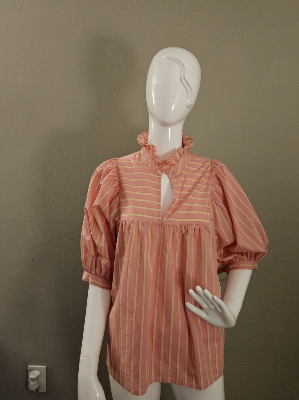 Jade Melody Tan Striped Puff Sleeve Blouse in Pink & Yellow Size Small